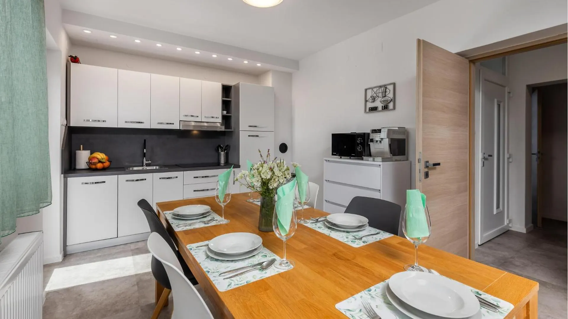 Amazing Apartment In Klenovica With House Sea View Horvátország
