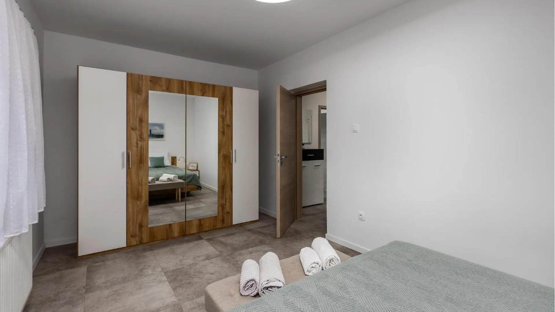Amazing Apartment In Klenovica With House Sea View